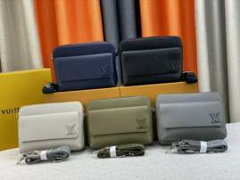 Picture of Louis Vuitton Mens Bags _SKUfw138432881fw